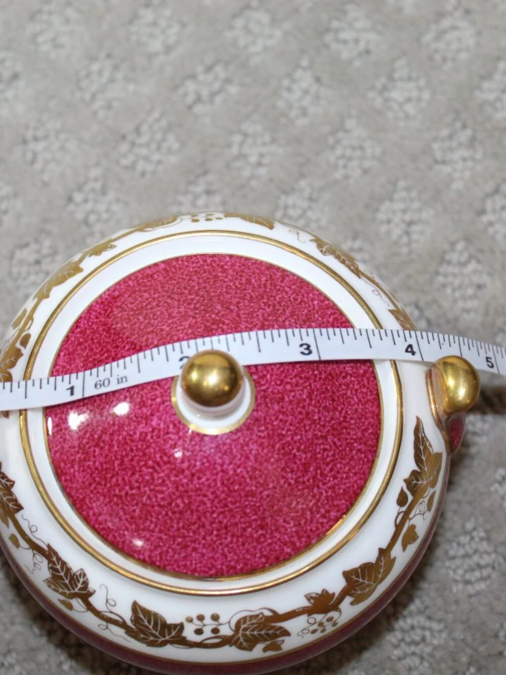 Wedgwood Whitehall W3994 Bone China Powder Ruby Sugar Bowl & Lid